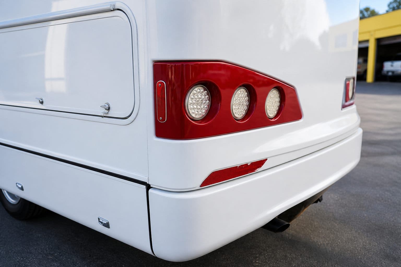 Speedeezz Auto Finish bumper and body panel repair in Fort Myers and Southwest Florida