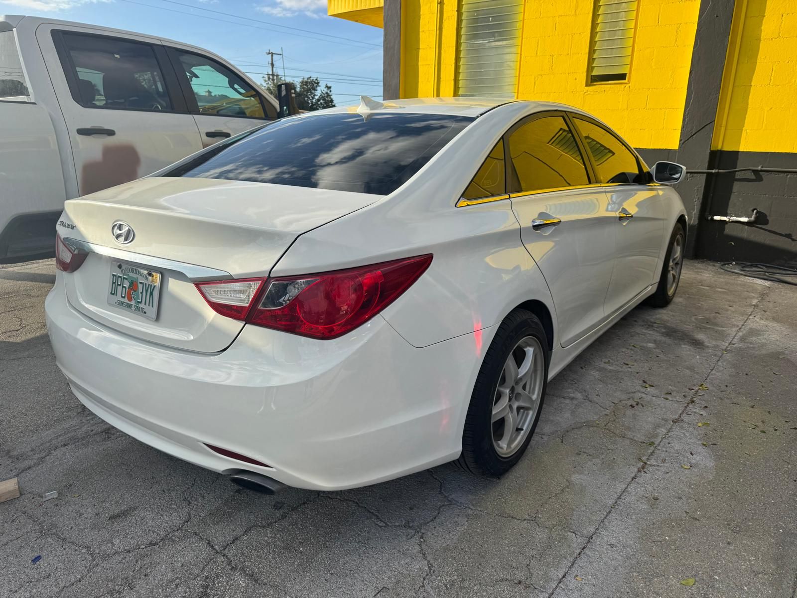 Minor dent repair and paintless dent removal at Speedeezz Fort Myers